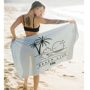 NWOT Zyia Beach Life Microfiber Stretch Towel in Gray